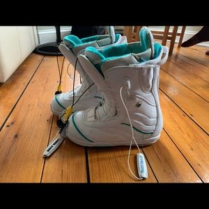 Burton women’s snowboard boots size 8.5